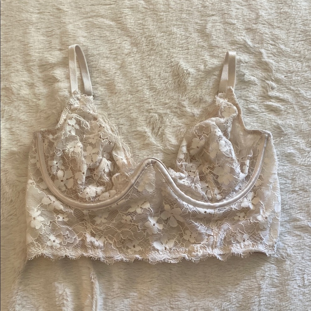 Victoria's Secret Cream Lace Bra